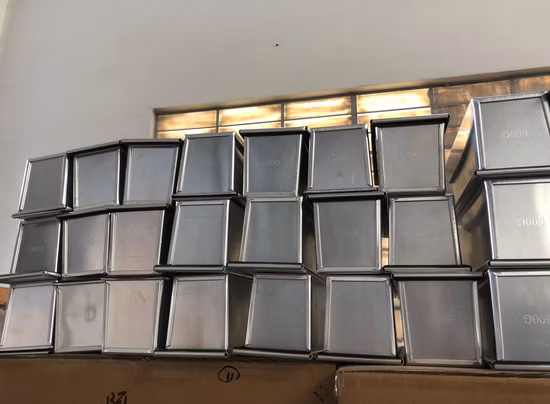 Custom Made Bakeware 5 Cavities Aluminium Alusteel Non Stick Corrugated Toast Sandwich Bread Loaf Baking Pan with Lid